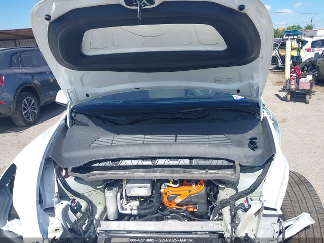 2025 TESLA MODEL Y 7SAYGDEE9SA342965 Photo 9