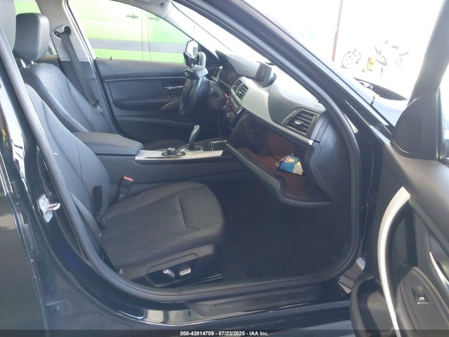 BMW 2018 2018 WBA8E1G50JNU93059 Image 5