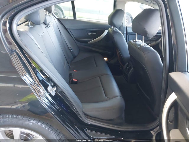 BMW 2018 2018 WBA8E1G50JNU93059 Image 8