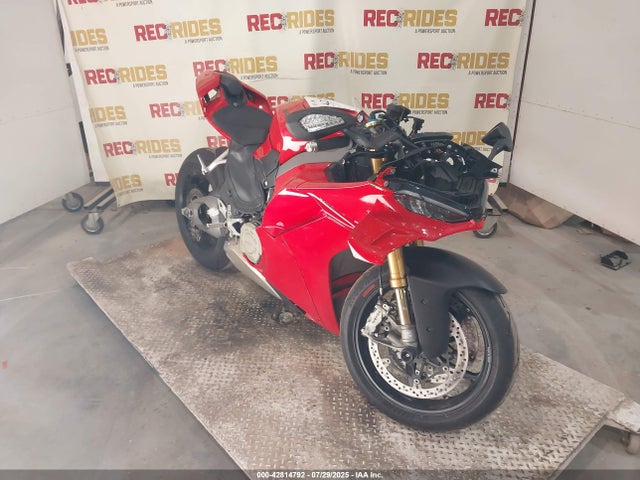 Ducati 2025 2025 ZDMDAG6W0SB003544 main image