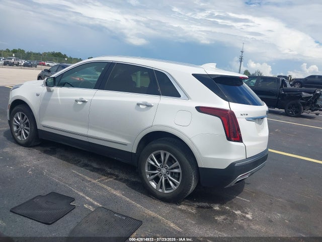 2021 CADILLAC XT5 1GYKNCR46MZ196877 Photo 2