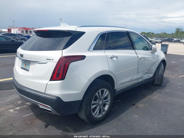2021 CADILLAC XT5 1GYKNCR46MZ196877 Photo 3