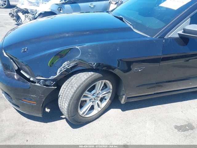 1ZVBP8EM7E5275807 Ford 2014