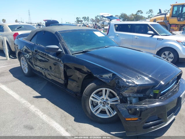 1ZVBP8EM7E5275807 Ford 2014