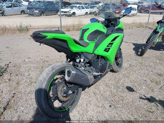 Kawasaki Ninja 300 2015 JKAEX8B12FDA18679 Image 4