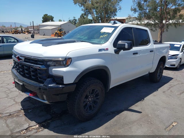 Chevrolet l87 2025 3GCUKHEL3SG294019 Image 2