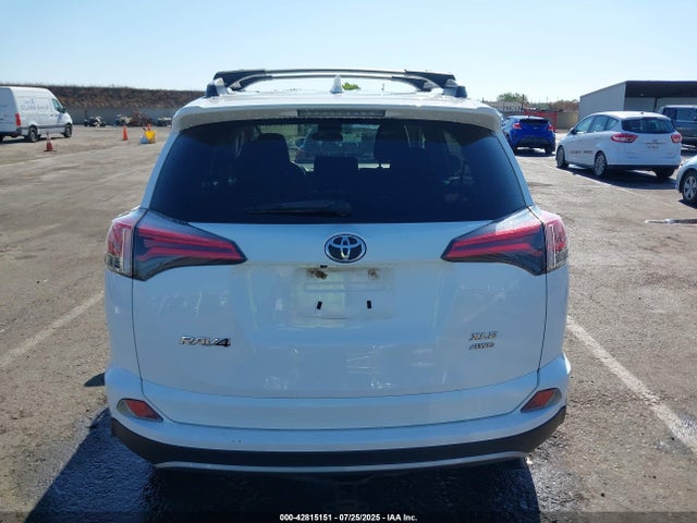 Toyota 2ar-fe 2018 2T3RFREV4JW791984 Image 16