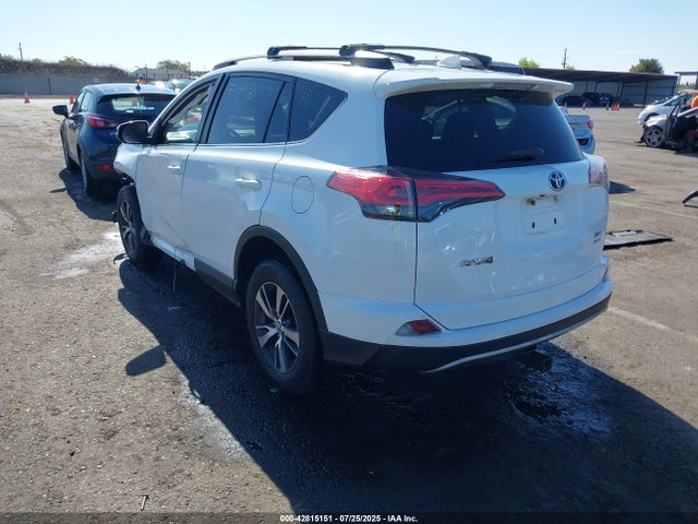 Toyota 2ar-fe 2018 2T3RFREV4JW791984 Image 3
