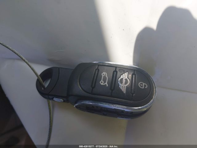 2016 MINI CLUBMAN WMWLN5C53G2E31269 Photo 10