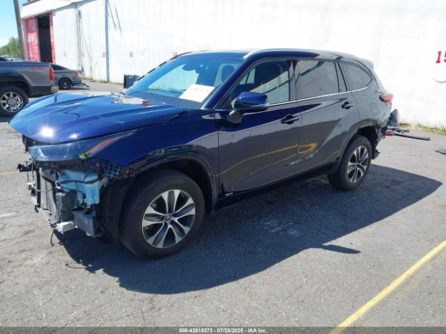 2022 TOYOTA HIGHLANDER 5TDHBRCHXNS555965 Photo 1