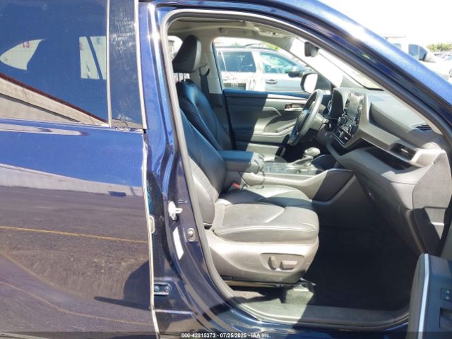 2022 TOYOTA HIGHLANDER 5TDHBRCHXNS555965 Photo 4