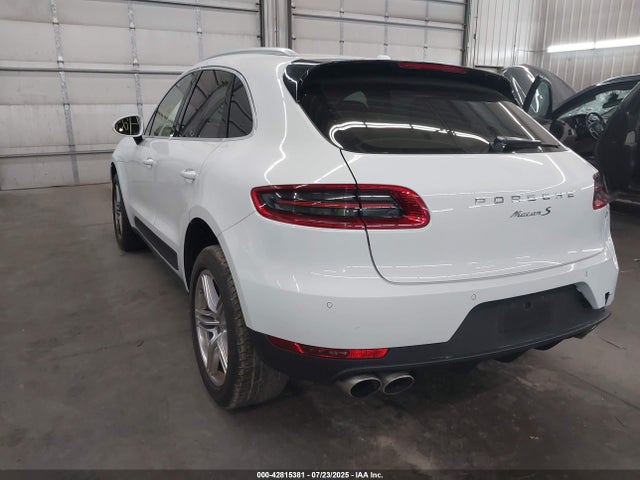 2015 PORSCHE MACAN WP1AB2A55FLB57632 Photo 2