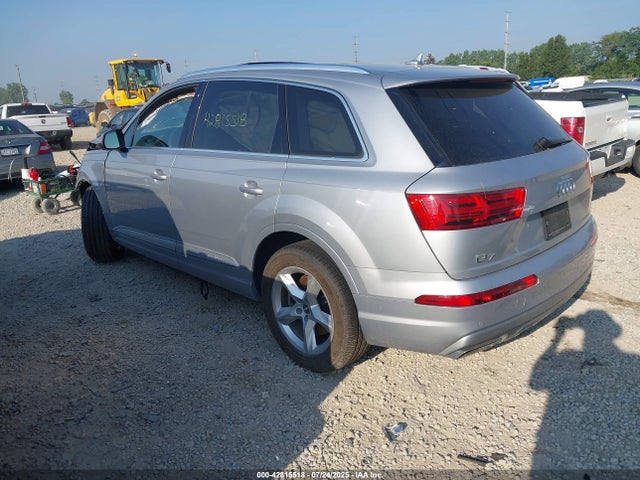 2018 AUDI Q7 WA1AHAF70JD006070 Photo 2