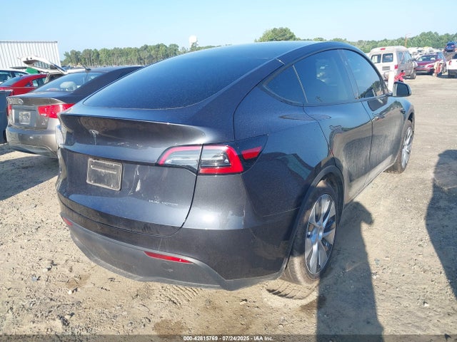 2024 TESLA MODEL Y 7SAYGDEE6RA255860 Photo 3