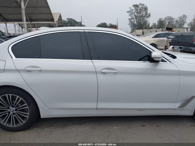 WBAJA5C58KWW01532 BMW 530I