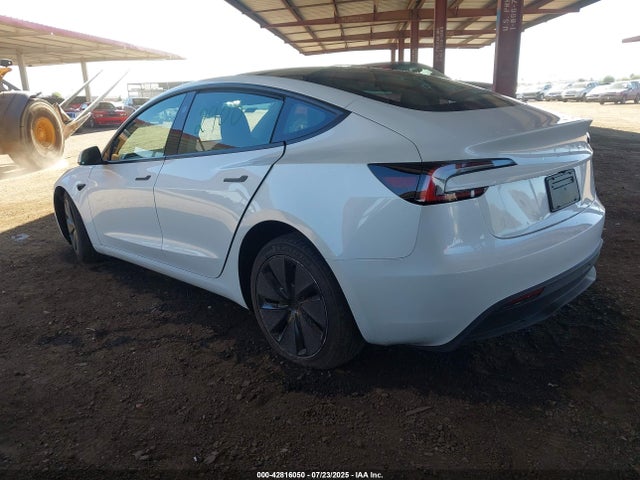 2025 TESLA MODEL 3 5YJ3E1EA1SF013818 Photo 2