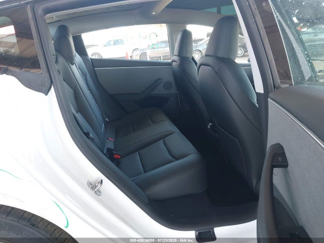 2025 TESLA MODEL 3 5YJ3E1EA1SF013818 Photo 7