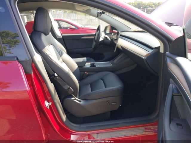 2025 TESLA MODEL Y 7SAYGAEE7SF291452 Photo 4