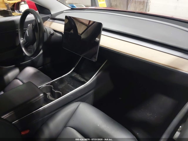 5YJ3E1EB5JF085094 Tesla MODEL 3