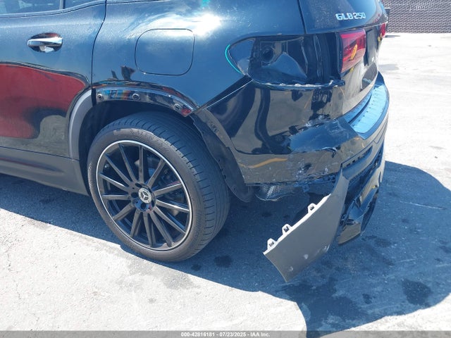 W1N4M4GB5NW206531 Mercedes-Benz m260