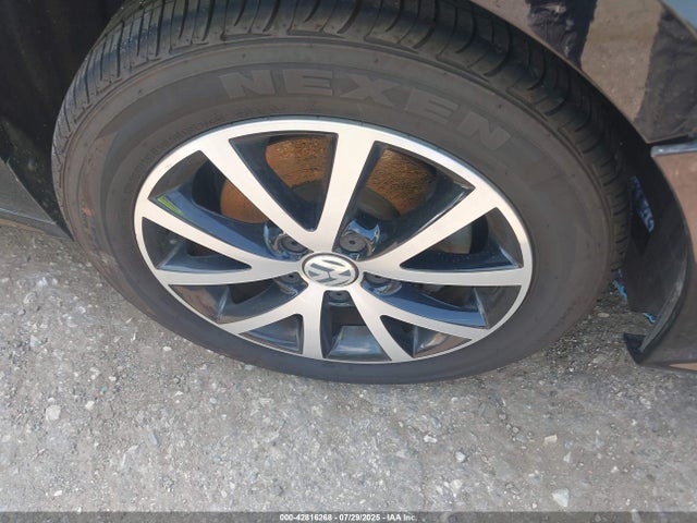 3VWB67AJ1JM229015 Volkswagen 1.4 tsi