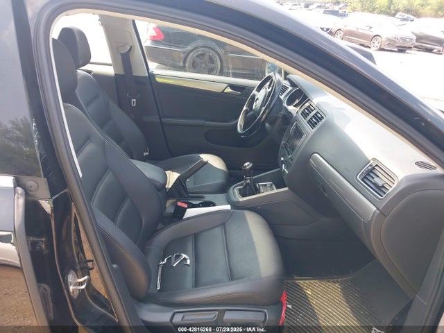 3VWB67AJ1JM229015 Volkswagen 1.4 tsi