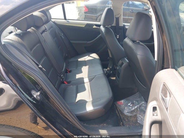 3VWB67AJ1JM229015 Volkswagen 1.4 tsi