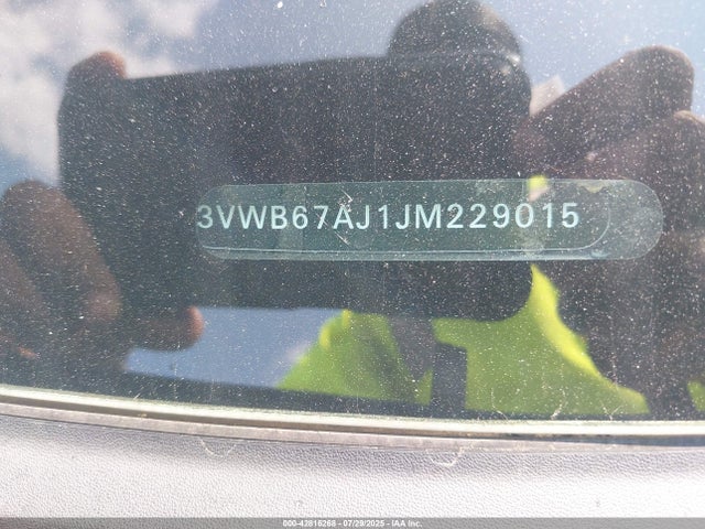 3VWB67AJ1JM229015 Volkswagen 1.4 tsi