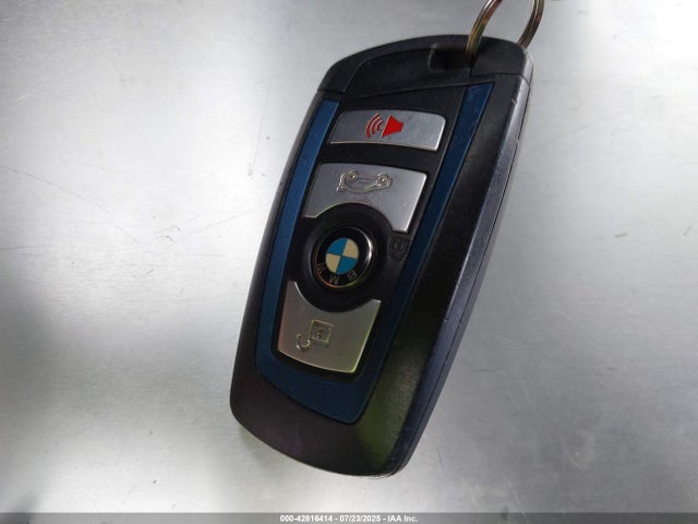 WBA8E9G58GNT46852 BMW 2016