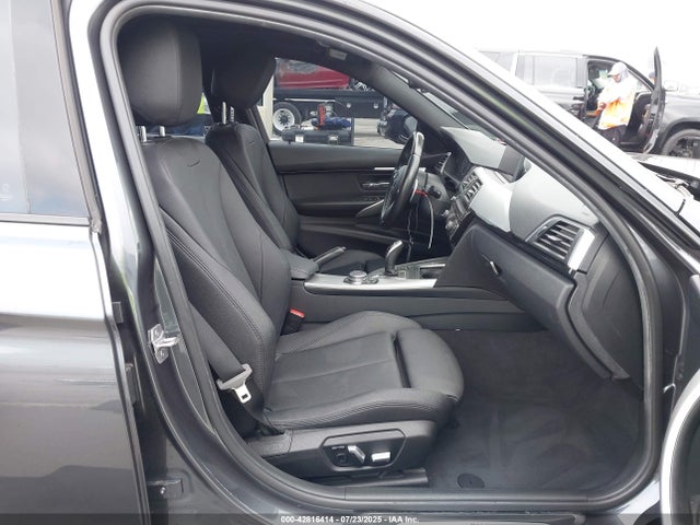 WBA8E9G58GNT46852 BMW 2016