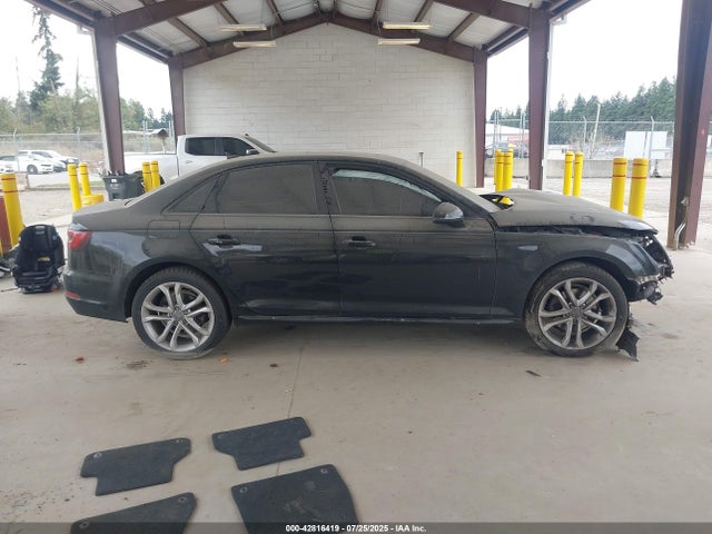 WAUKMAF44JA066671 Audi A4