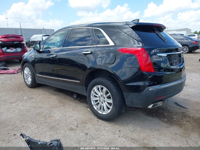 2017 CADILLAC XT5 1GYKNARS0HZ250313 Photo 2