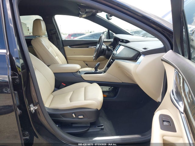 2017 CADILLAC XT5 1GYKNARS0HZ250313 Photo 4