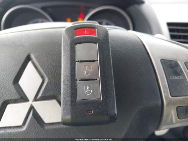 2010 MITSUBISHI OUTLANDER JA4JT4AX8AZ000852 Photo 10