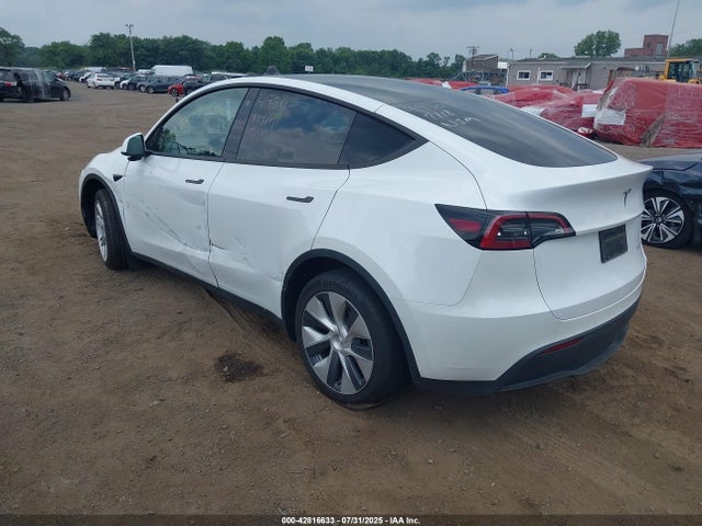 2023 TESLA MODEL Y 7SAYGAEE9PF585491 Photo 2