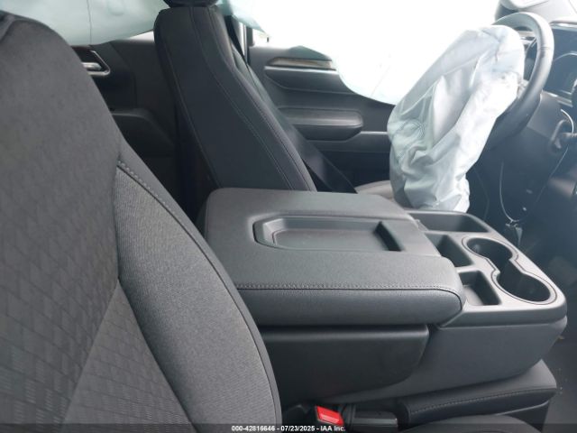 2025 CHEVROLET SILVERADO 1500 1GCUKDED7SZ129494 Photo 4