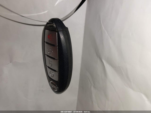 JN1BJ1CP0HW011936 Nissan 2017