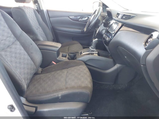 JN1BJ1CP0HW011936 Nissan 2017