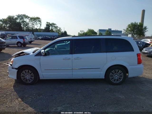 2C4RC1CG0GR194218 Chrysler Town and Country