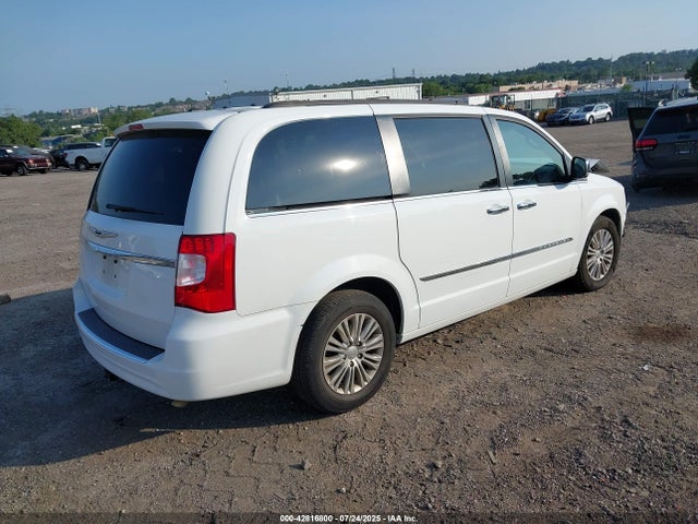 2C4RC1CG0GR194218 Chrysler Town and Country