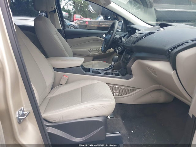1FMCU0GD3HUE84756 Ford ESCAPE SE