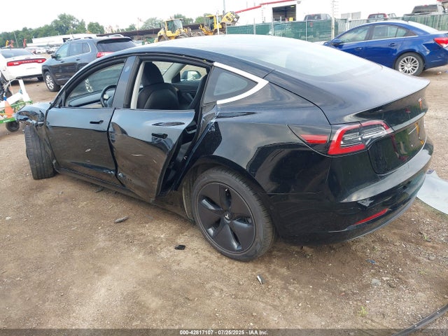 2018 TESLA MODEL 3 5YJ3E1EB8JF093948 Photo 2