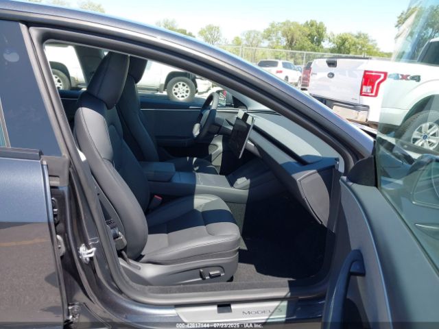 2025 TESLA MODEL 3 5YJ3E1EA7SF020241 Photo 4