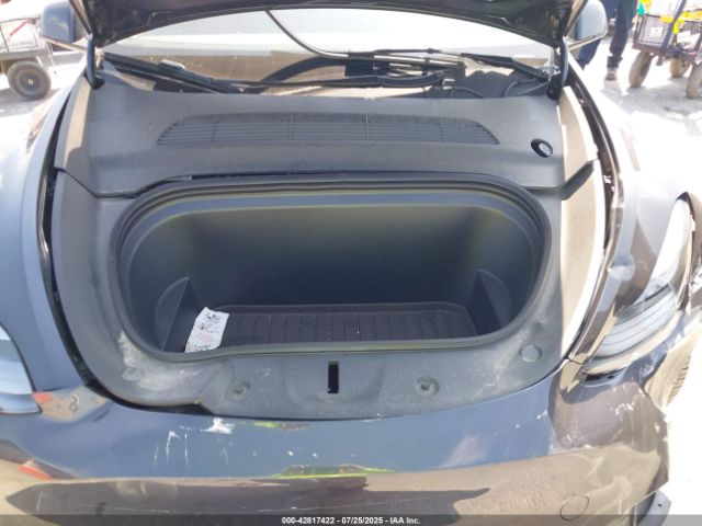 2024 TESLA MODEL Y 7SAYGDEE0RA223387 Photo 9