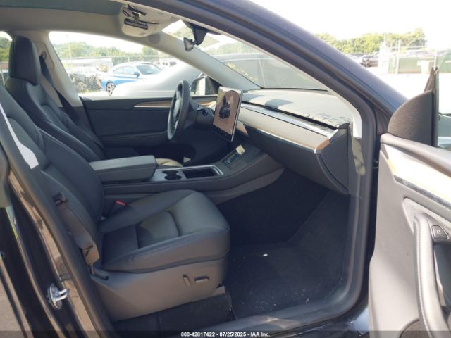 2024 TESLA MODEL Y 7SAYGDEE0RA223387 Photo 4