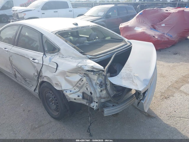Ford 2019 2019 3FA6P0G79KR103323 Image 6