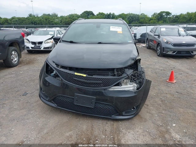 2C4RC1EG9JR333900 Chrysler 2018