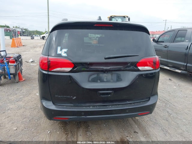 2C4RC1EG9JR333900 Chrysler 2018