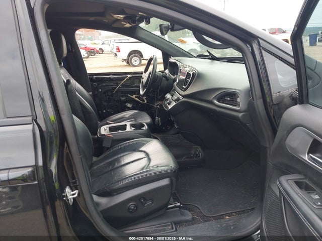 2C4RC1EG9JR333900 Chrysler 2018