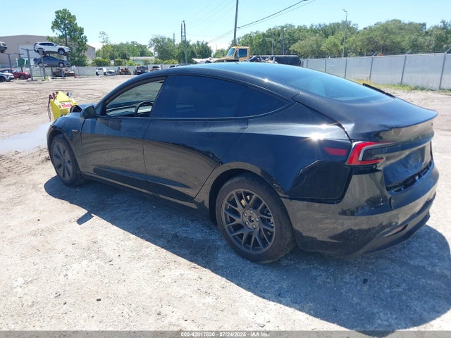 2025 TESLA MODEL 3 5YJ3E1EA6SF985379 Photo 2